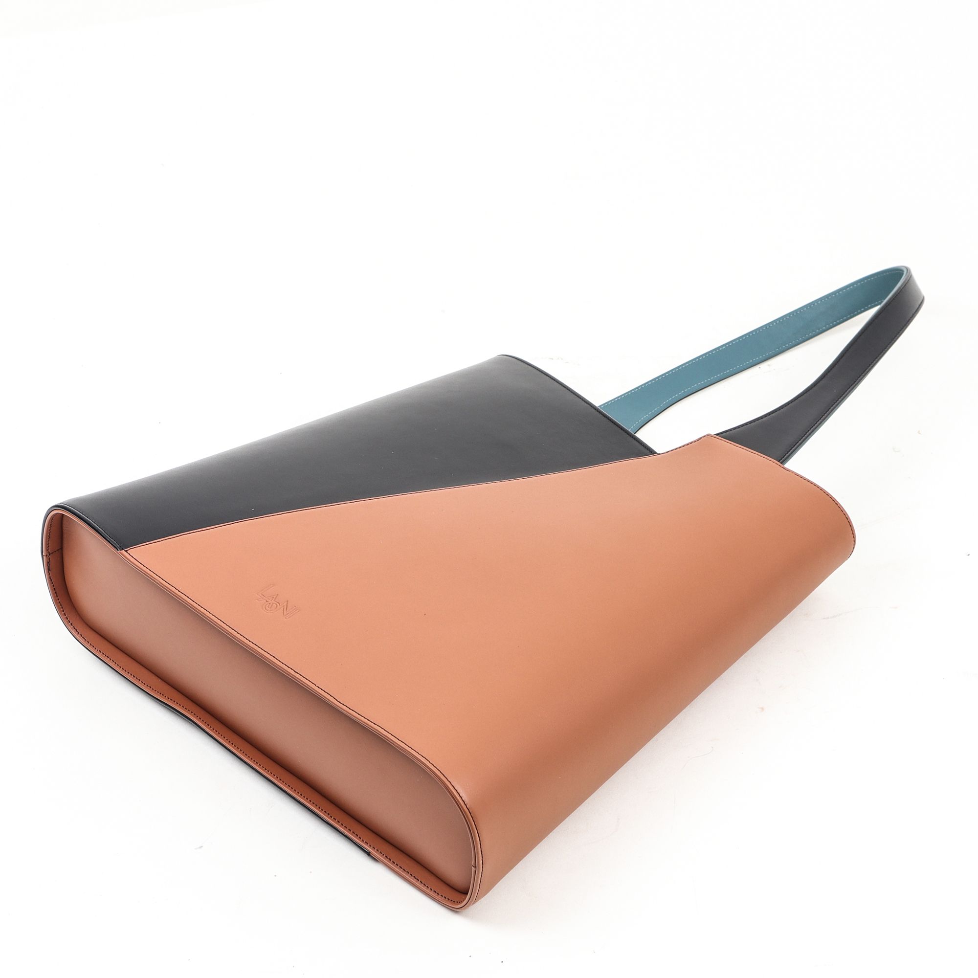 2011 - H NAKAMURA TALL BAG