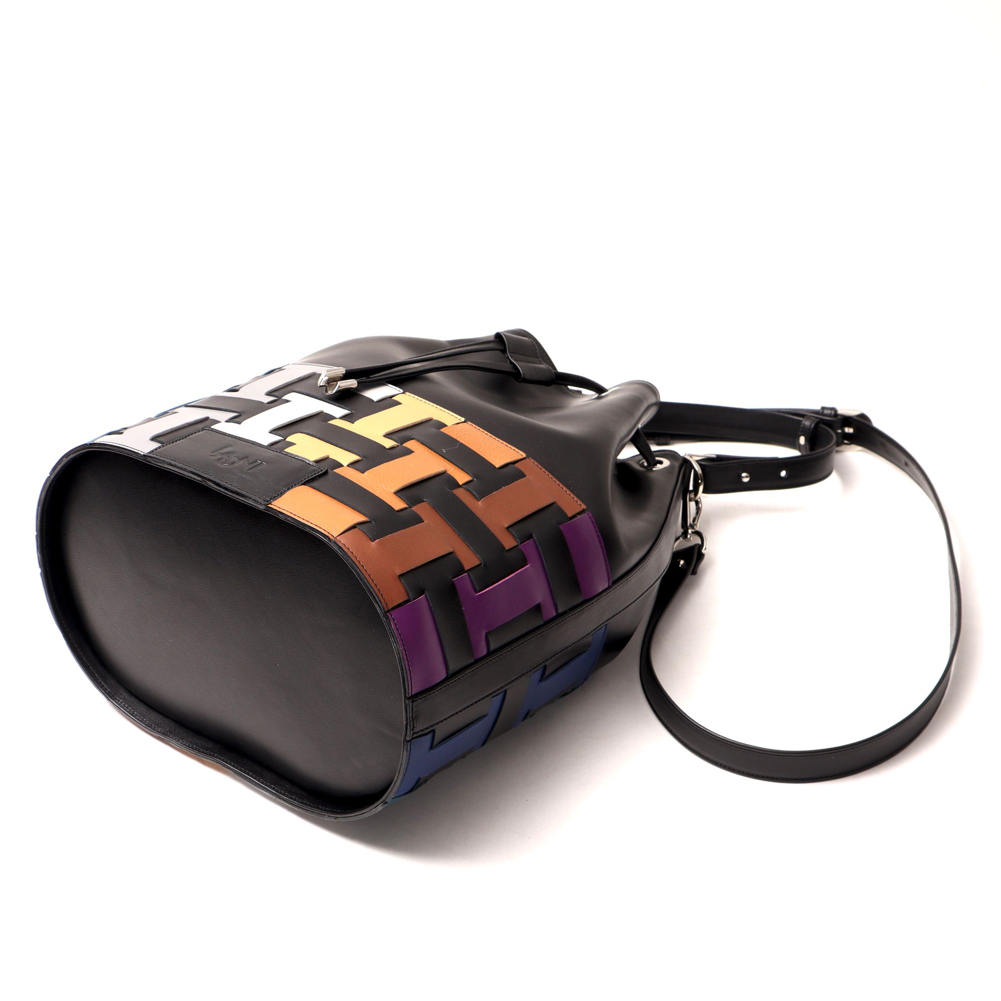 2102 AL -  REMAKE  BUCKET BAG