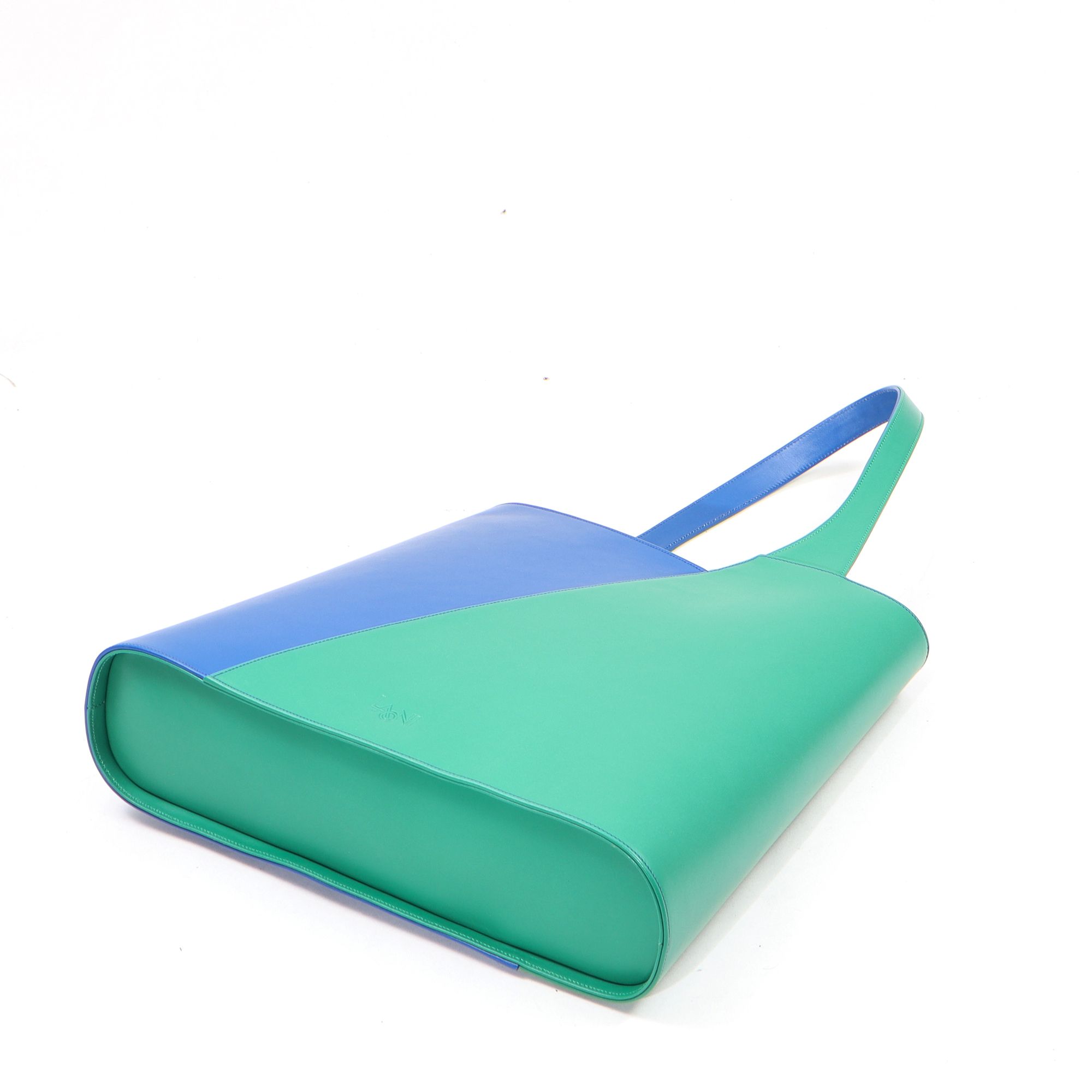 2011 - H NAKAMURA TALL BAG