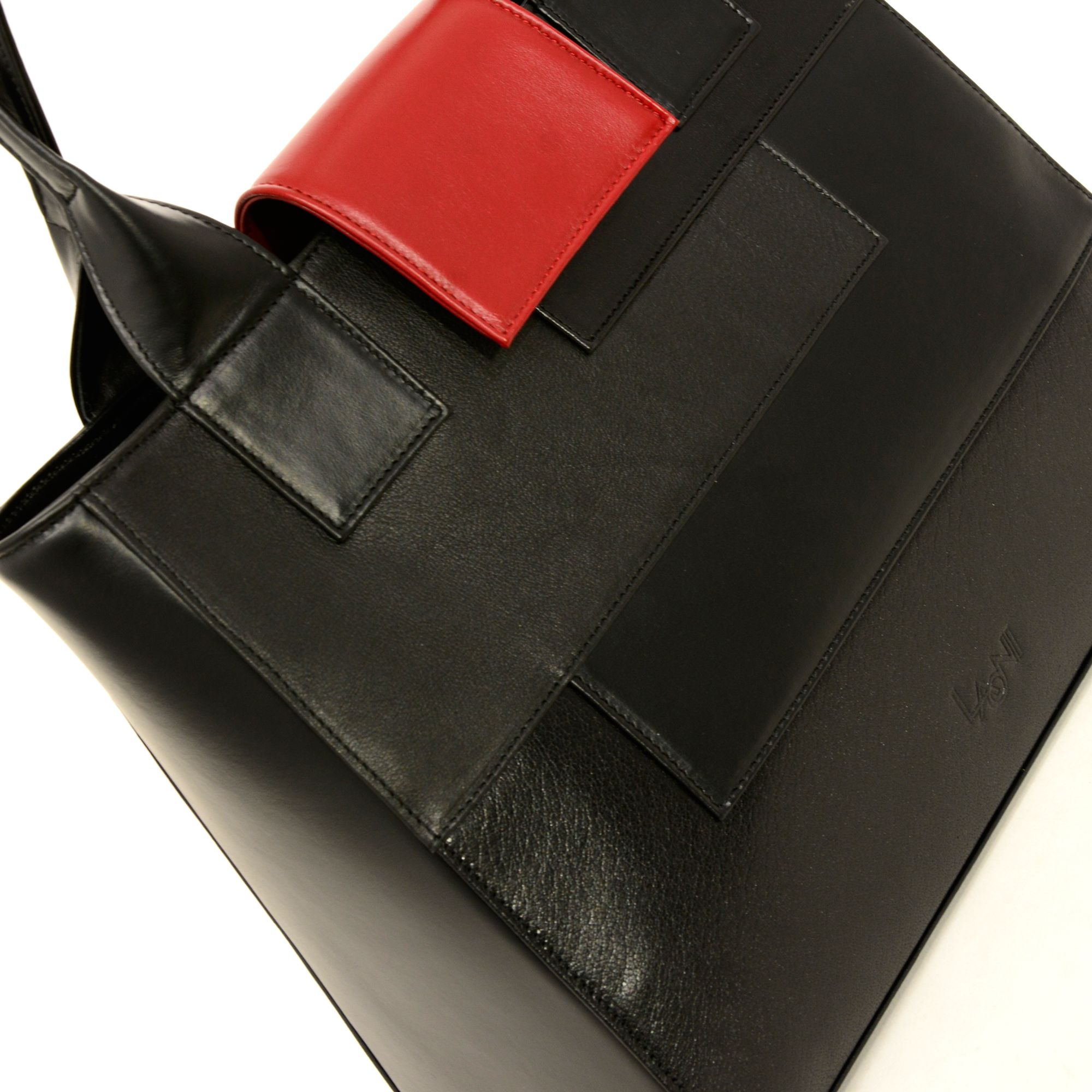 1880 - LÉPCSŐ TÁSKA