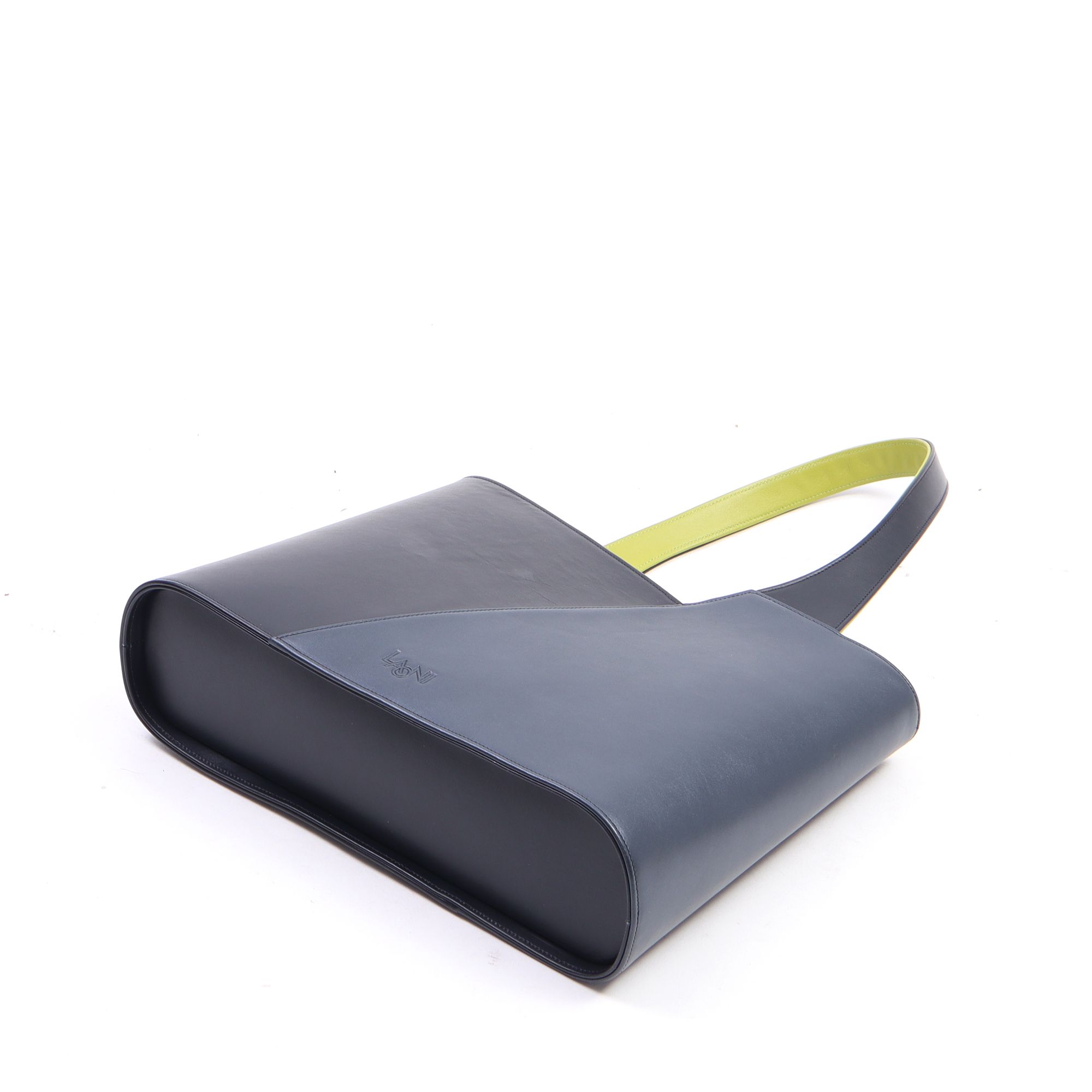 2008 H - NAKAMURA MIDDLE TÁSKA