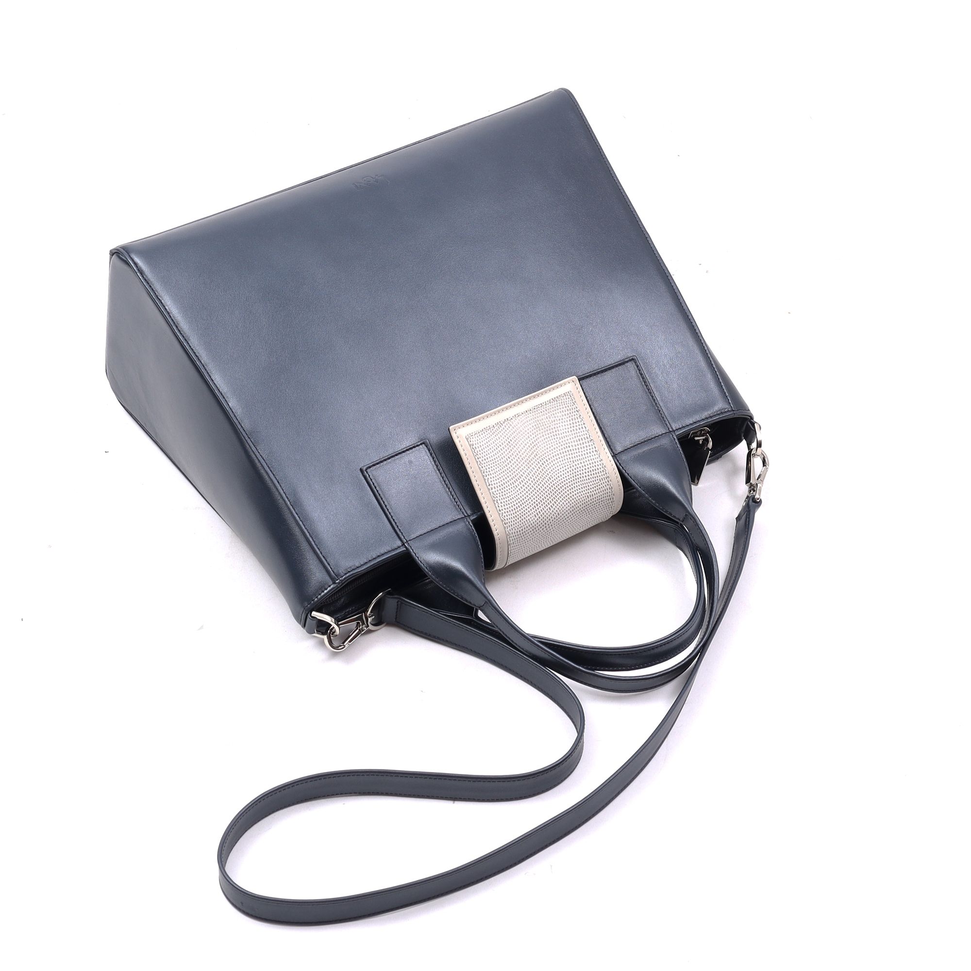 1880 SV - LÉPCSŐ TÁSKA