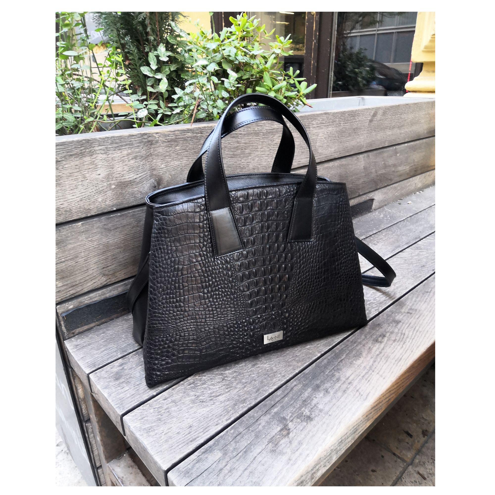 2042 K - KÉTLAP TÁSKA - KÉZIFOGÓS