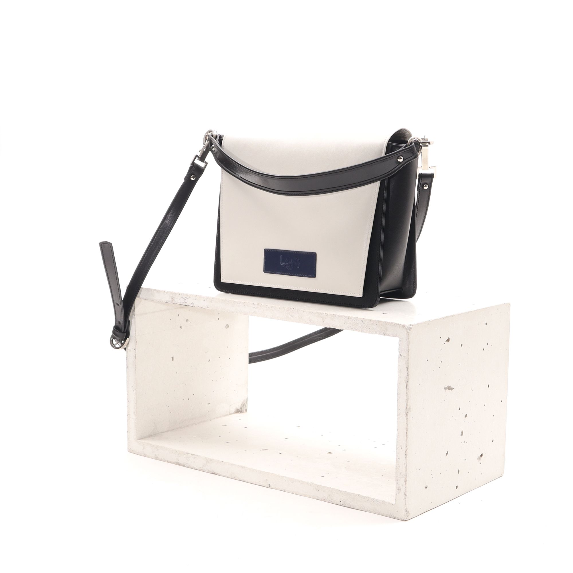 2065 2FVK - BAG WITH  DOUBLE COVERS AND HANDLE