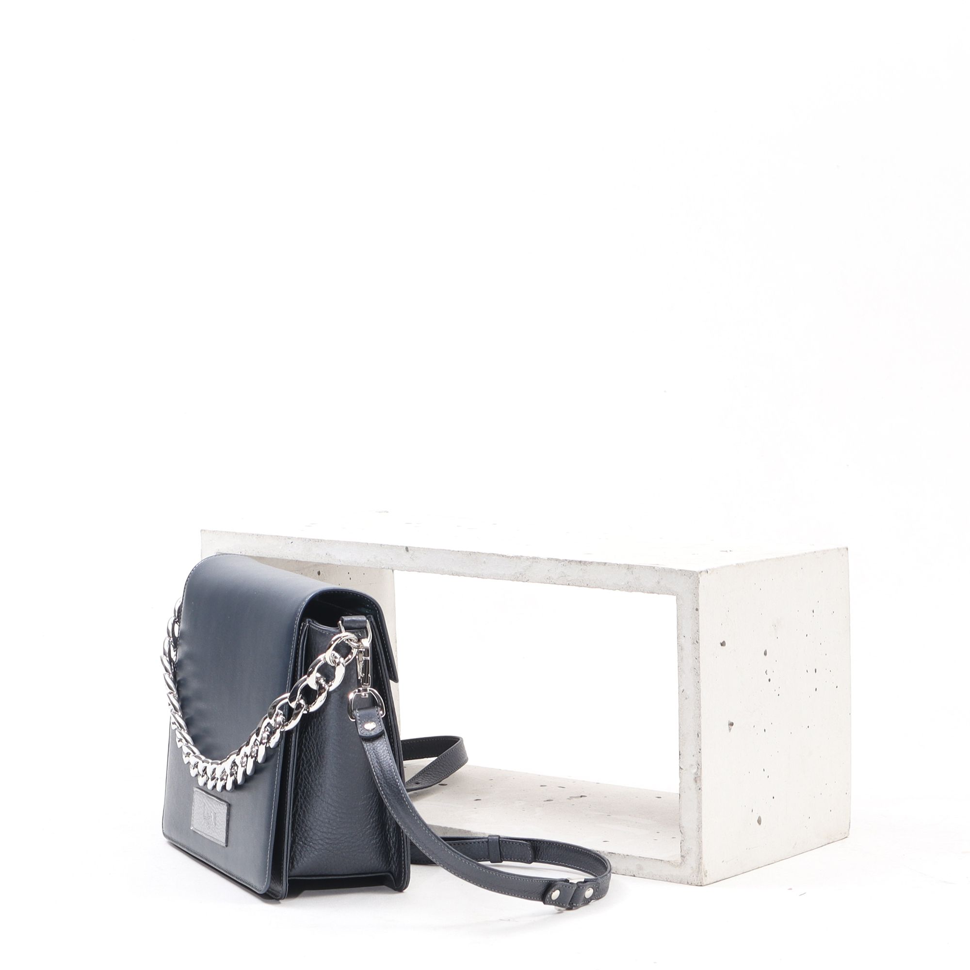 2065 2FVK- BAG WITH  DOUBLE COVERS AND HANDLE